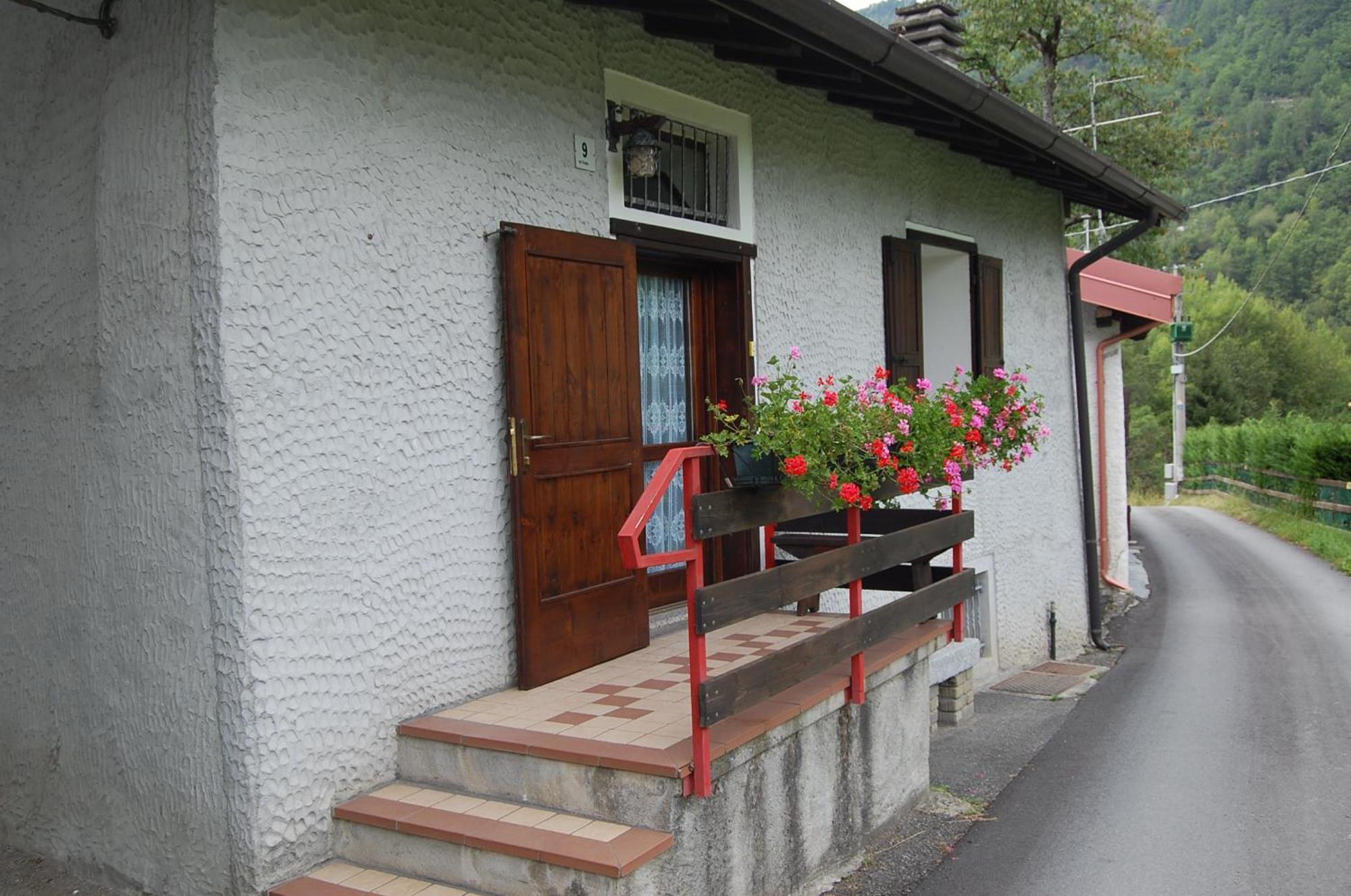 Casa Valentino Villa Corteno Golgi ภายนอก รูปภาพ