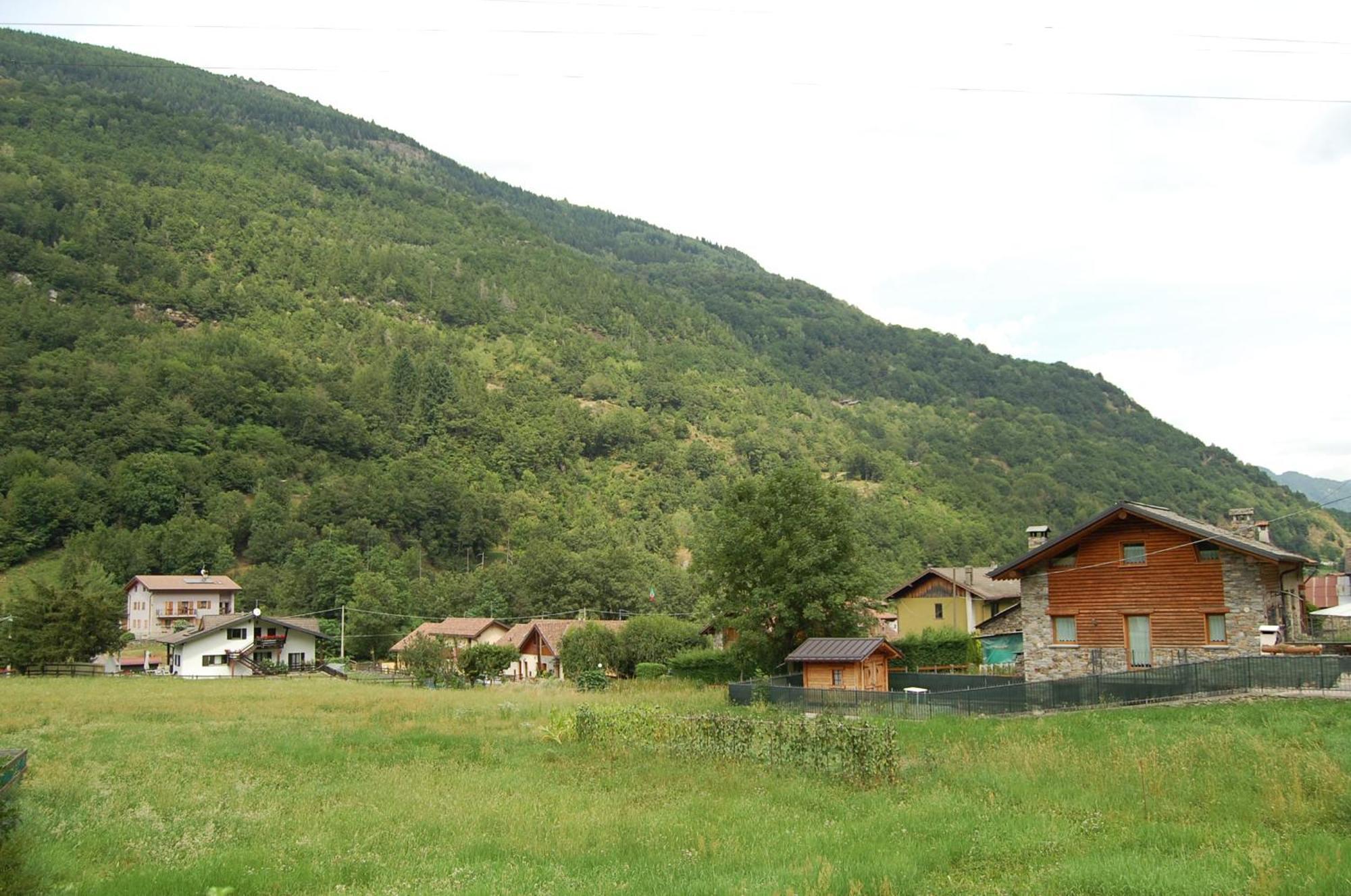 Casa Valentino Villa Corteno Golgi ภายนอก รูปภาพ