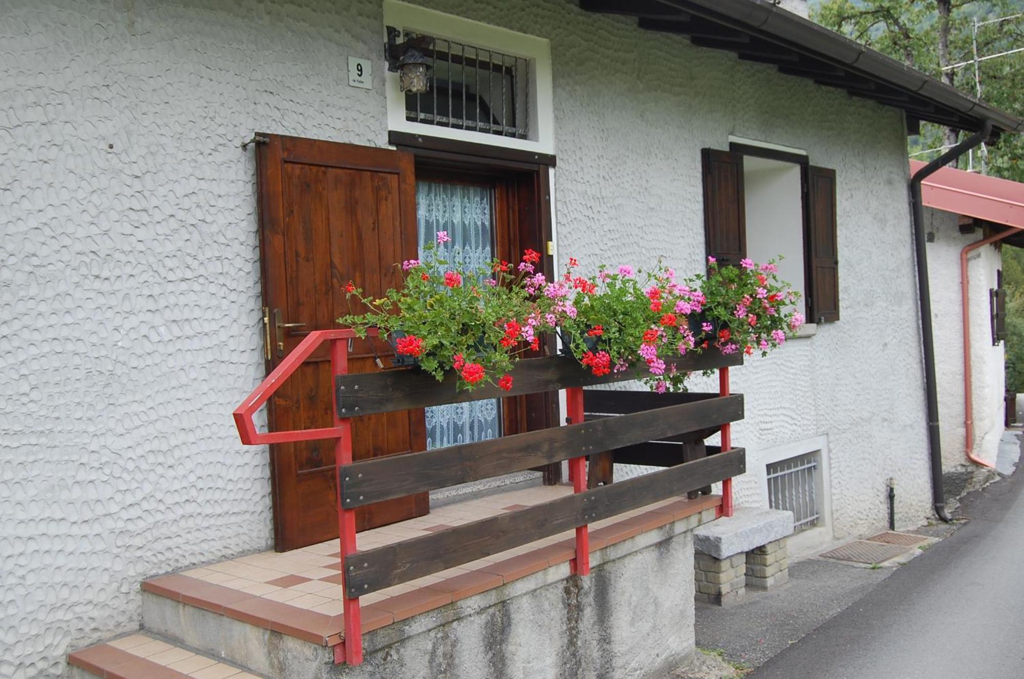 Casa Valentino Villa Corteno Golgi ภายนอก รูปภาพ